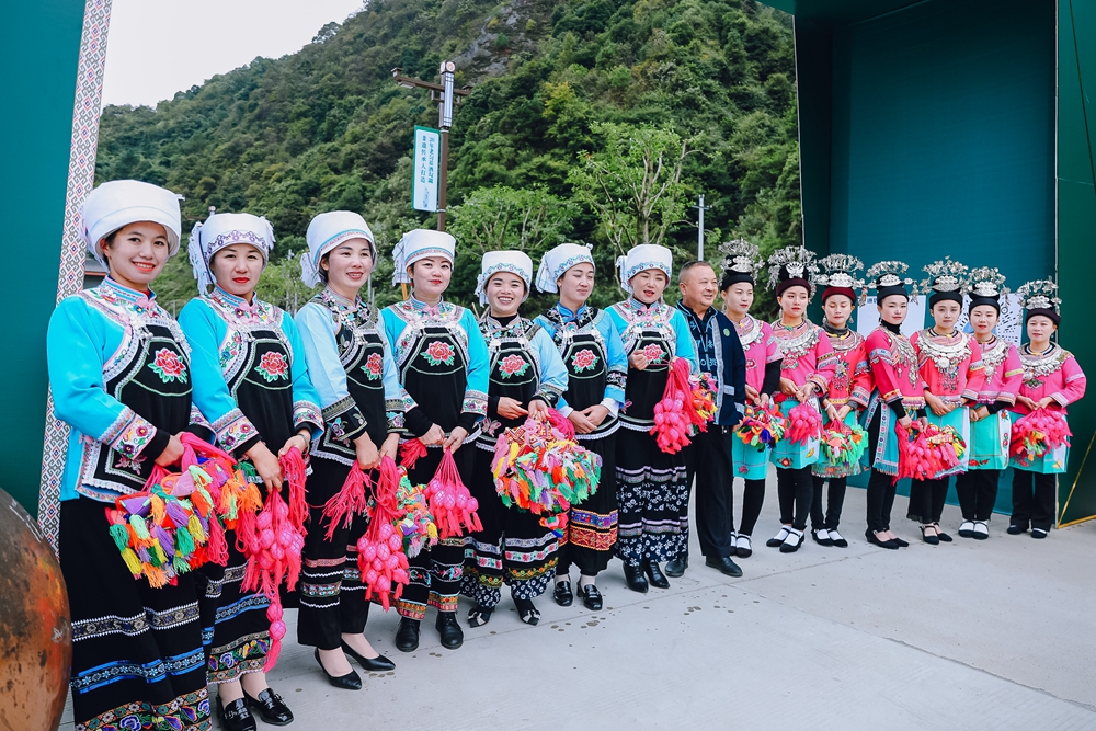 2021貴州勻酒隔妹河生態(tài)廠區(qū)啟用投產(chǎn)儀式(圖2) 貴州勻酒隔妹河生態(tài)廠區(qū)啟用投產(chǎn)儀式(圖2)